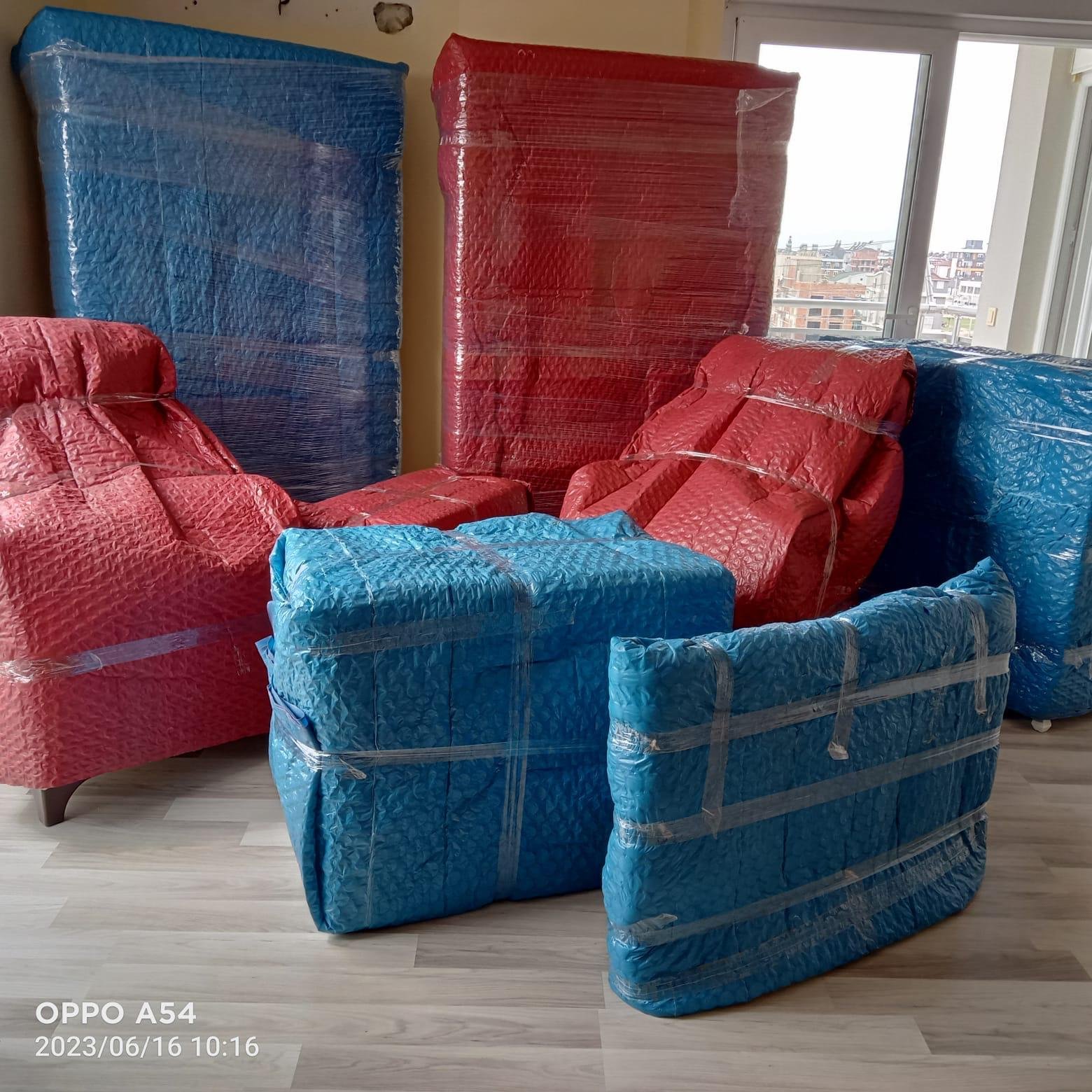 Salon Koltukları ve Yemek Masalarında Havalı Patpat Koruma